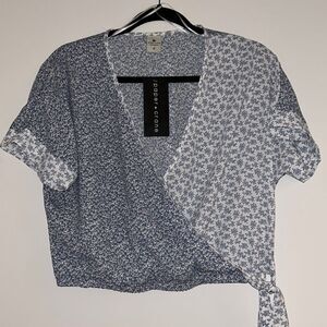 Paper Crane Blue Floral Blouse, Small, NWT